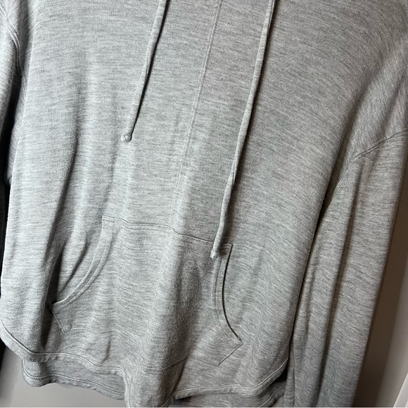 Forever 21 work out sweatshirt - Picture 2 of 6